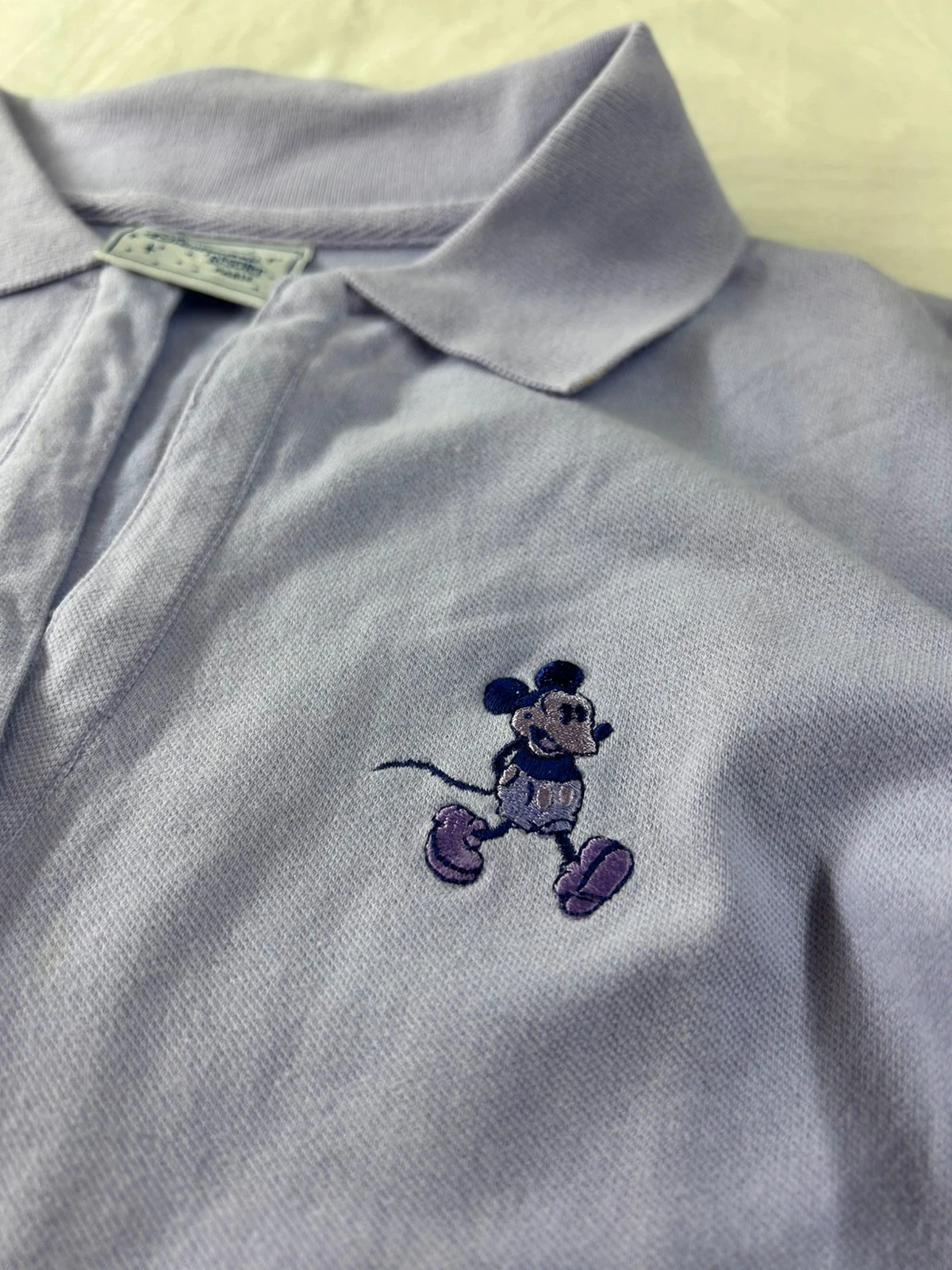 Polo violeta Lila Disneyland resort paris estilo retro Y2K logo bordado talla M – photo 4